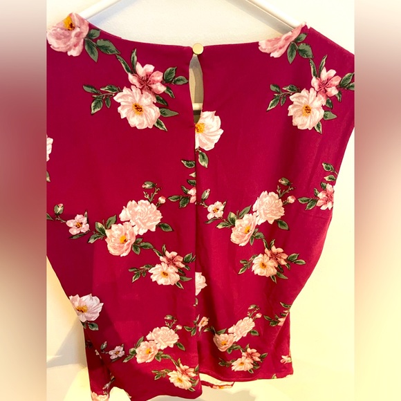 NWT 41 Hawthorne pleated neck floral tank in burgundy - Picture 4 of 5